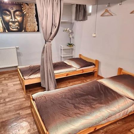 Simple Apartment Near Hockey & Football Arena 布拉迪斯拉发 外观 照片